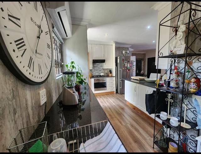 3 BEDROOM SIMPLEX FOR SALE IN NEW REDRUTH